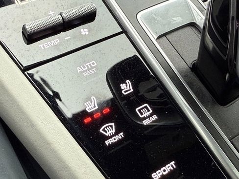 Used 2019 Porsche Cayenne S image 35