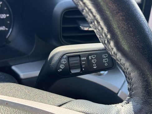 Used 2022 Ford Explorer XLT AWD/4WD image 22