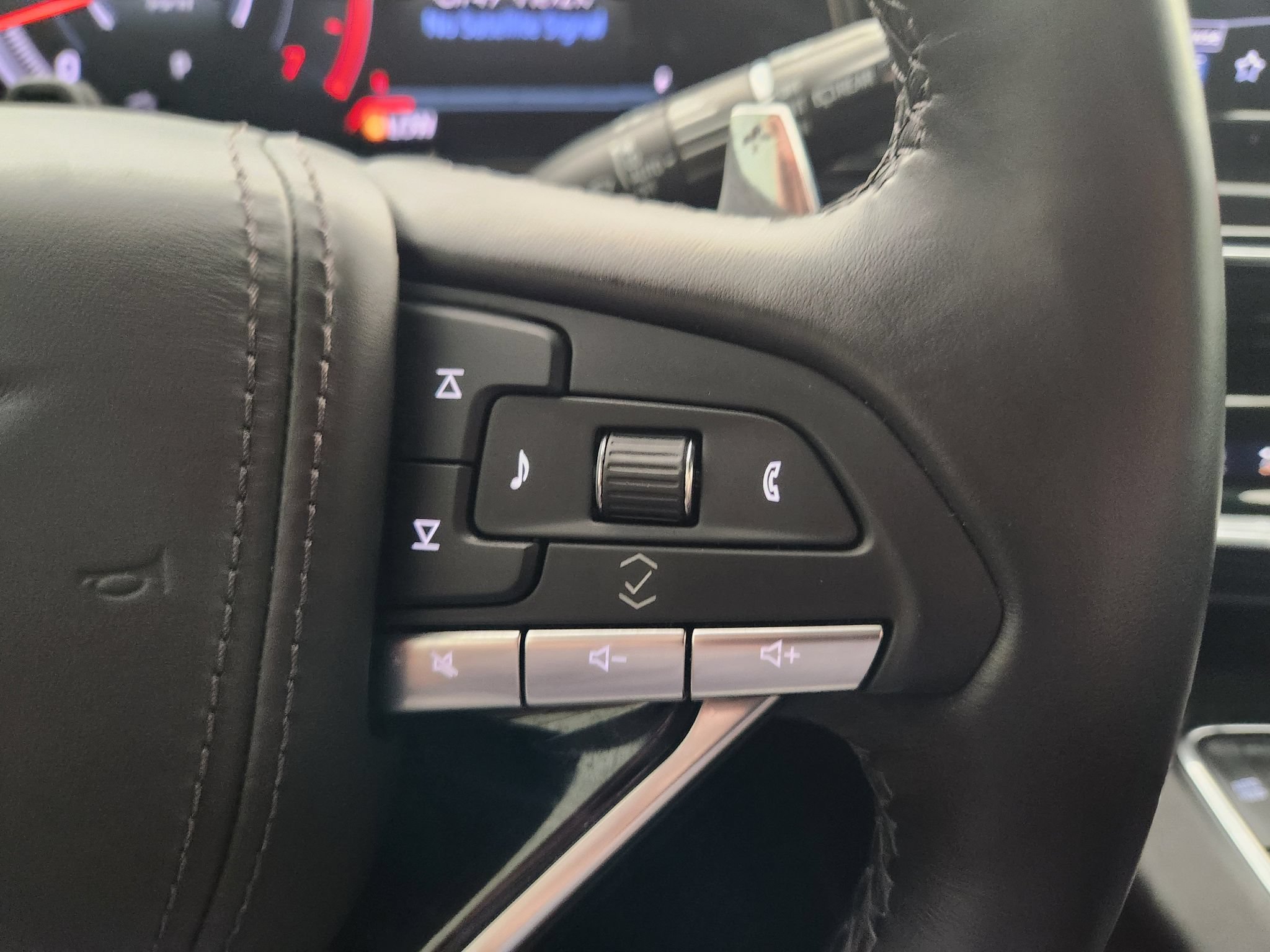 Used 2024 Cadillac Escalade V w/ LPO, ONYX Package AWD/4WD image 29