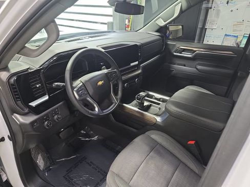 Used 2023 Chevrolet Silverado 1500 LT w/ Safety Package AWD/4WD image 19
