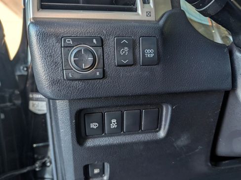 Used 2015 Lexus GX 460 w/ Premium Package AWD/4WD image 38