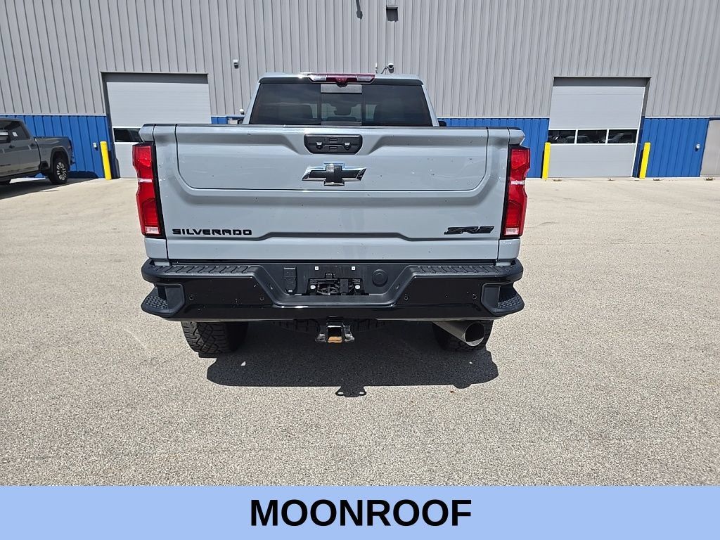 Used 2025 Chevrolet Silverado 2500 ZR2 w/ Technology Package AWD/4WD image 5