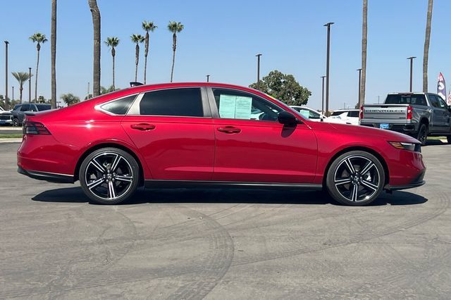 Used 2025 Honda Accord Sport image 3