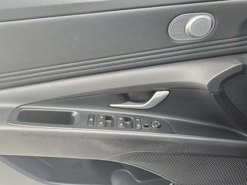 Used 2023 Hyundai Elantra Limited FWD image 27