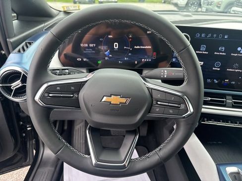 New 2025 Chevrolet Equinox EV LT w/ Convenience Package II image 12