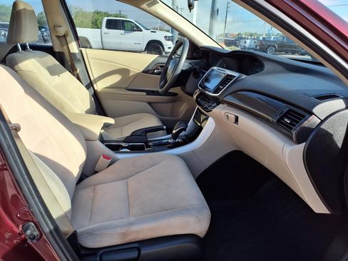 Used 2016 Honda Accord EX image 18