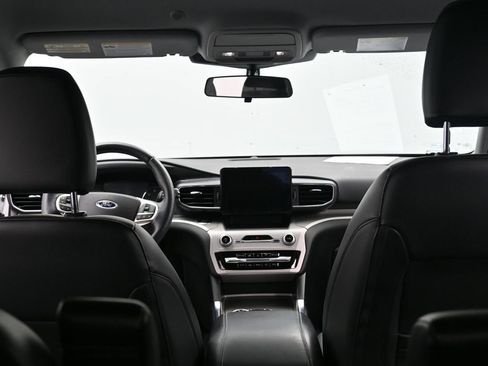 Certified 2023 Ford Explorer XLT w/ Equipment Group 202A image 31