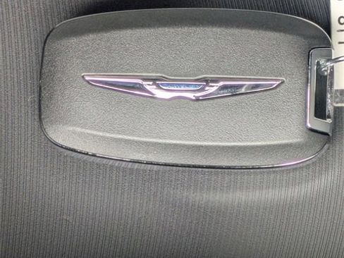 New 2026 Chrysler Pacifica Select image 30