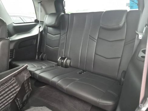 Used 2019 Cadillac Escalade Premium Luxury AWD/4WD image 12