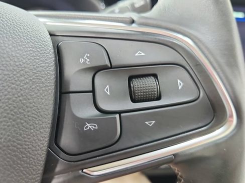 Used 2023 Buick Envision Essence w/ Technology Package I FWD image 25