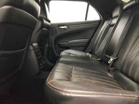 Used 2015 Chrysler 300 S RWD image 18