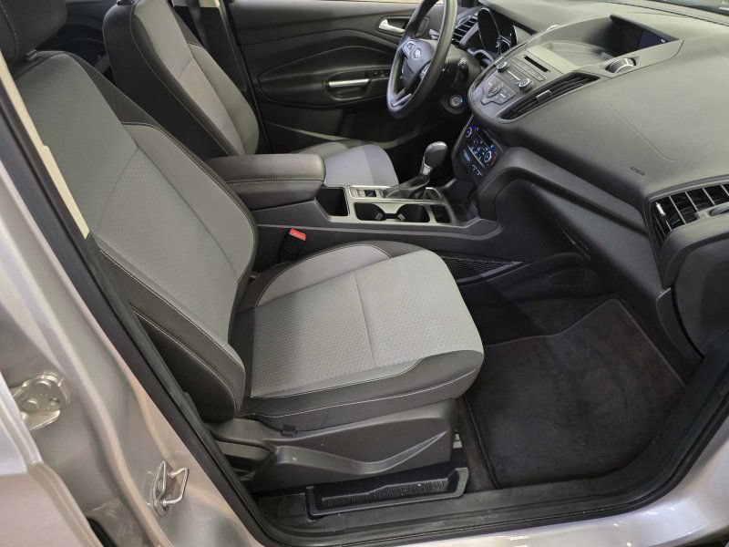 Used 2017 Ford Escape SE FWD image 4