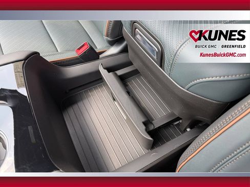 New 2026 GMC Yukon AT4 w/ AT4 Premium Plus Package AWD/4WD image 11