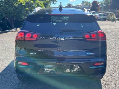 Used 2019 Kia Niro EX w/ Cold Weather Package 2.0 FWD image 4