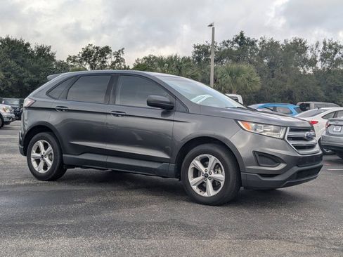 Used 2018 Ford Edge SE image 3