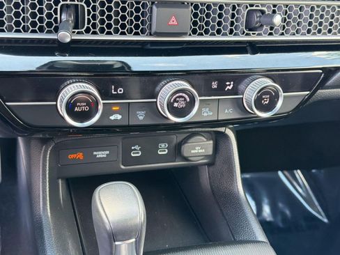 Used 2025 Honda Civic Sport image 17