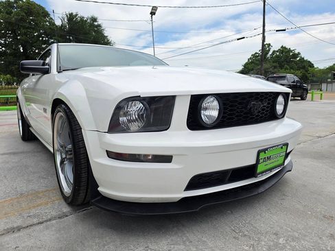 Used 2007 Ford Mustang GT RWD image 3