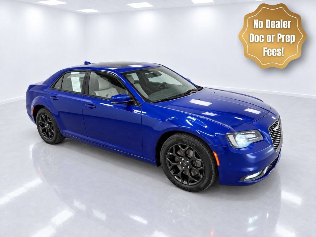 Used 2019 Chrysler 300 S w/ 300S Premium Group 2 AWD/4WD image 2
