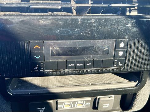 Used 2024 Jeep Wagoneer Series II w/ Flexible Seating Group image 28