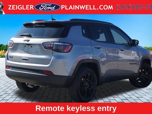 Used 2023 Jeep Compass Latitude AWD/4WD image 5