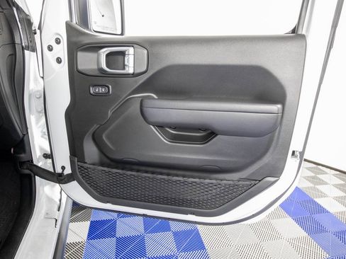 Used 2024 Jeep Wrangler Willys image 15