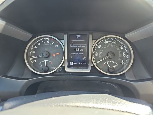 Used 2018 Toyota Tacoma SR5 image 25