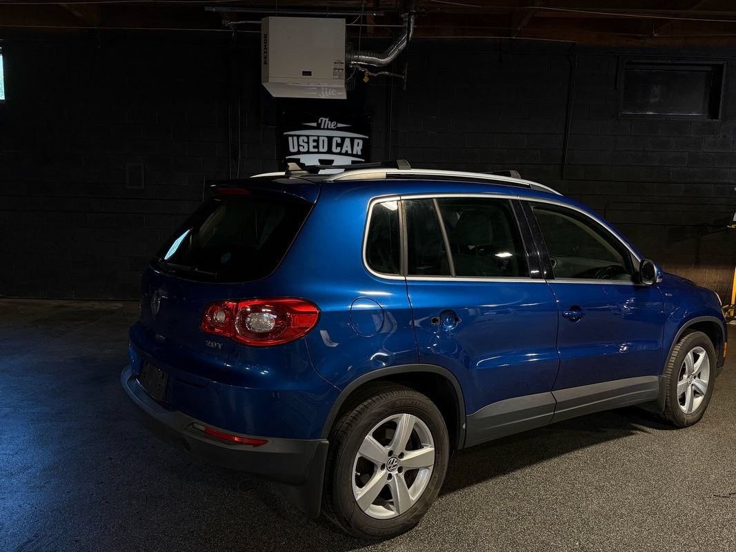 Used 2010 Volkswagen Tiguan Wolfsburg Edition FWD image 6