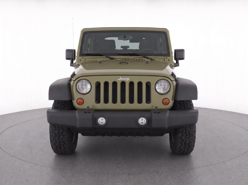 Used 2013 Jeep Wrangler Unlimited Rubicon w/ Dual Top Group AWD/4WD image 2