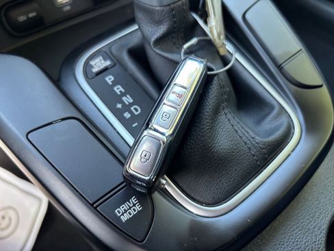 Used 2025 Kia Soul LX w/ LX Technology Package FWD image 21