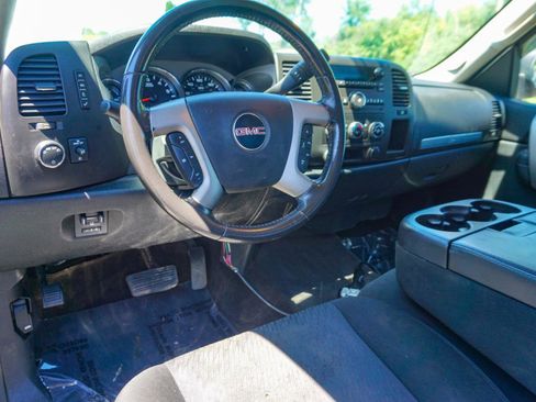 Used 2010 GMC Sierra 2500 SLE w/ SLE Preferred Package AWD/4WD image 13