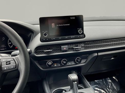 Used 2023 Honda HR-V LX image 9