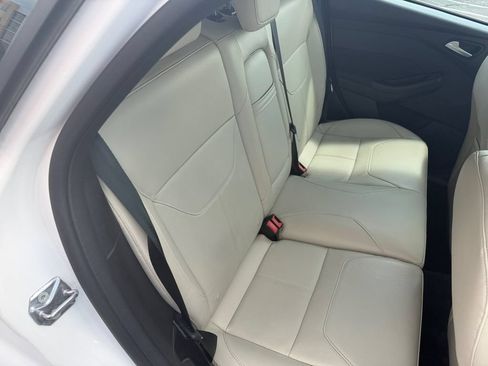 Used 2015 Ford Focus Titanium FWD image 21
