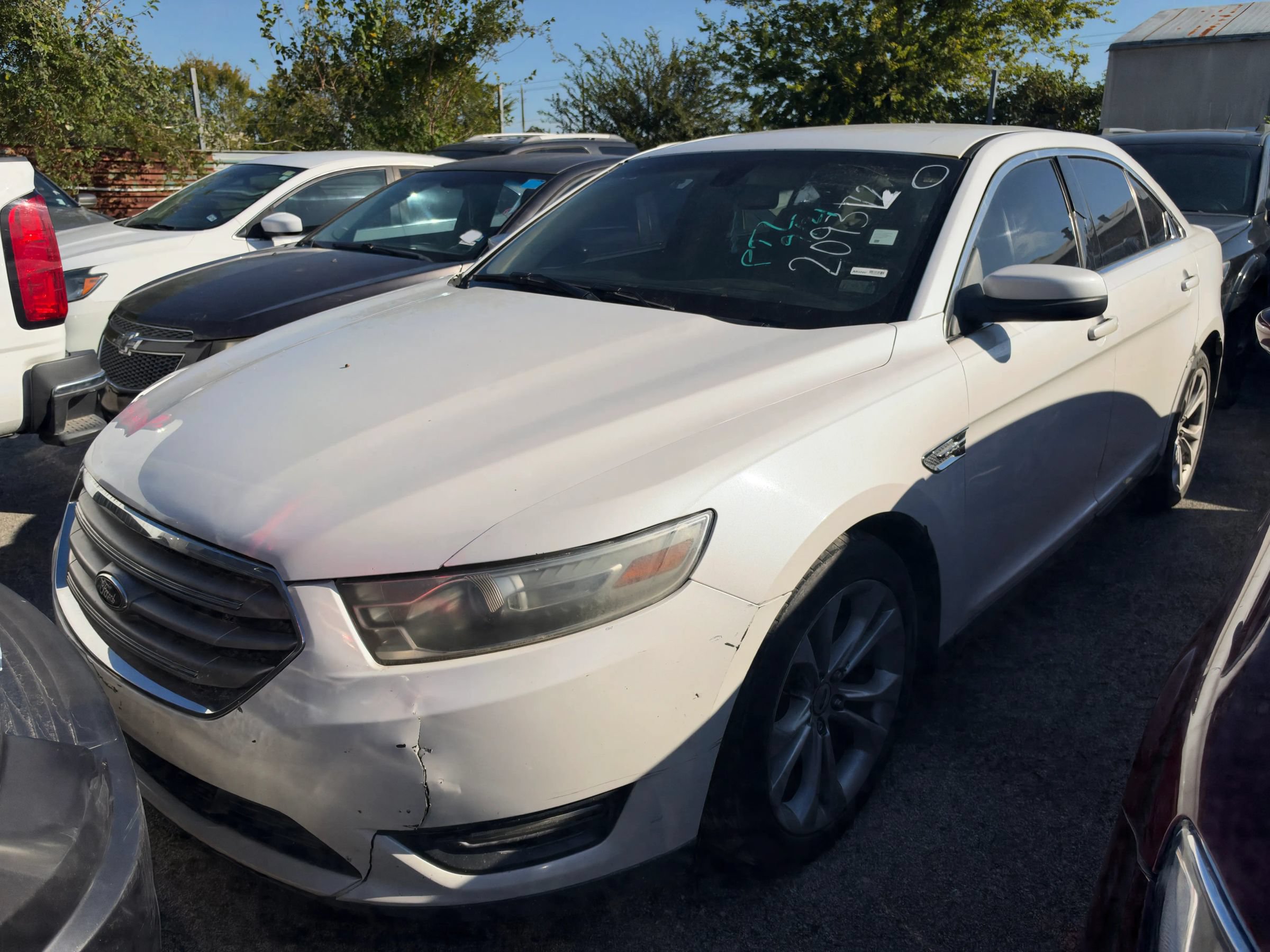 Used 2013 Ford Taurus SEL FWD image 1
