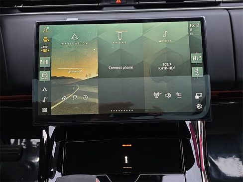 New 2026 Land Rover Range Rover Sport SE image 20