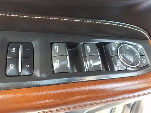 Used 2023 GMC Yukon Denali Ultimate AWD/4WD image 11