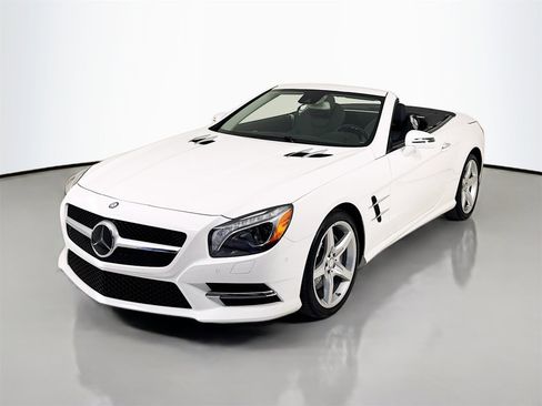 Used 2015 Mercedes-Benz SL 550 image 3