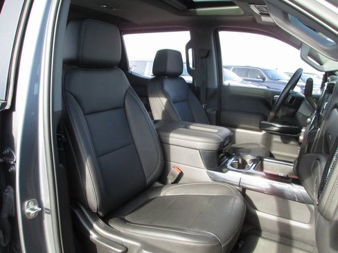 Certified 2021 Chevrolet Silverado 1500 LT Trail Boss w/ Convenience Package II image 22