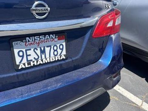 Certified 2019 Nissan Sentra SV FWD image 4