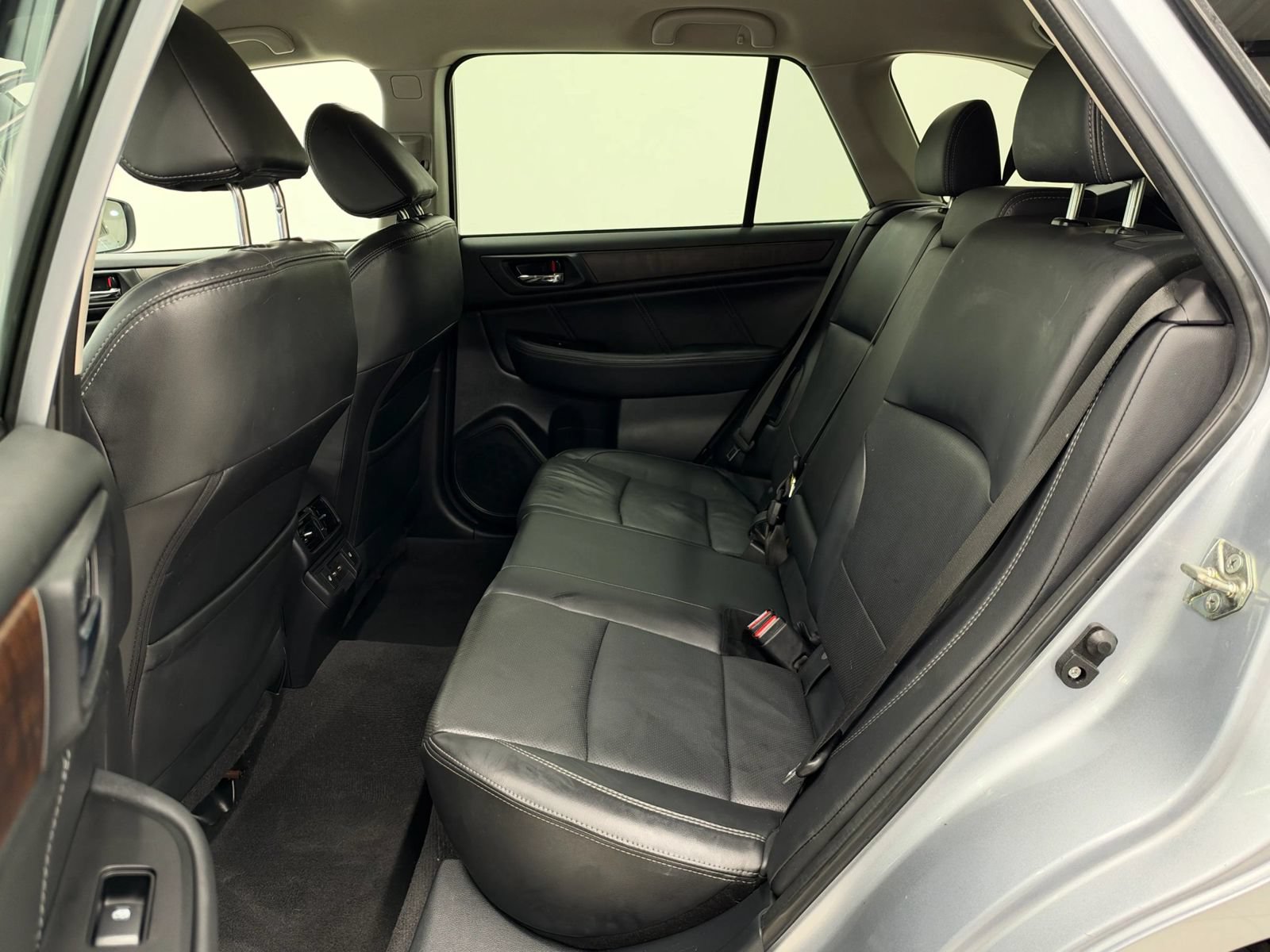 Used 2019 Subaru Outback 2.5i Limited AWD/4WD image 19
