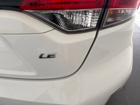 Used 2021 Toyota Corolla LE w/ Carpet Mat Package (TMS) FWD image 6