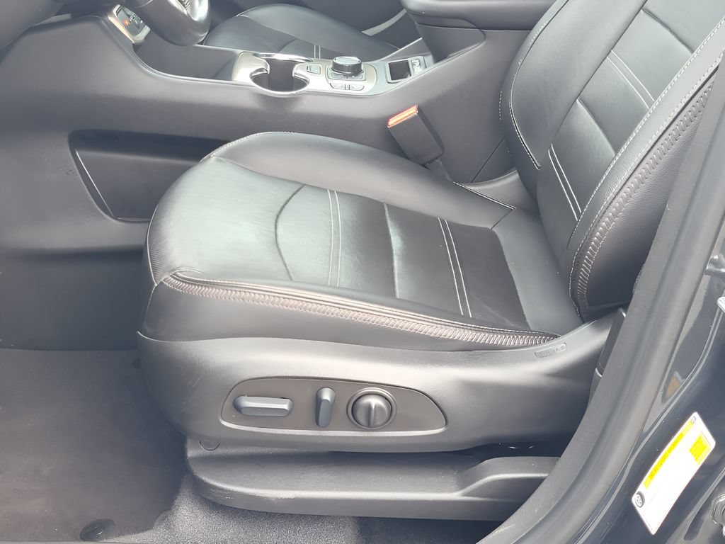 Used 2022 GMC Terrain Denali w/ Denali Premium Package AWD/4WD image 21