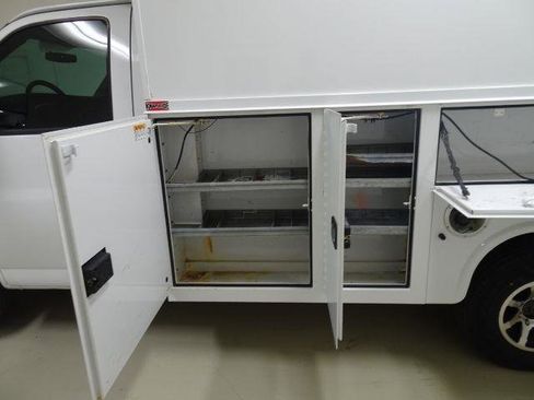 Used 2014 GMC Savana 3500 image 16