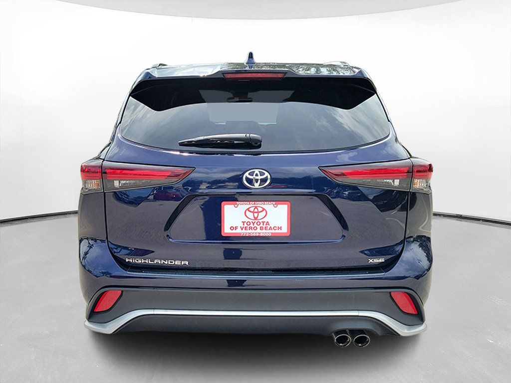 Used 2024 Toyota Highlander XSE FWD image 5