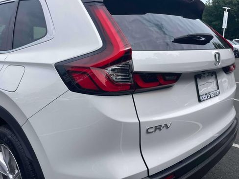 Certified 2024 Honda CR-V EX image 10