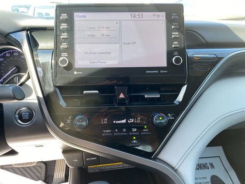 Used 2021 Toyota Camry XLE image 20