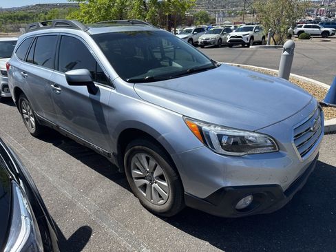 Used 2016 Subaru Outback 2.5i Premium AWD/4WD image 3