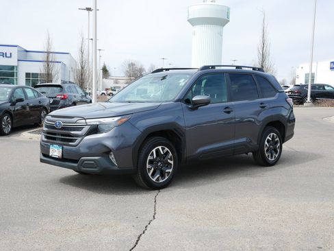 Used 2026 Subaru Forester Premium image 3