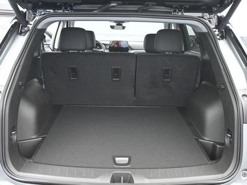 New 2026 Chevrolet Blazer LT w/ LPO, Black Sport Package FWD image 8