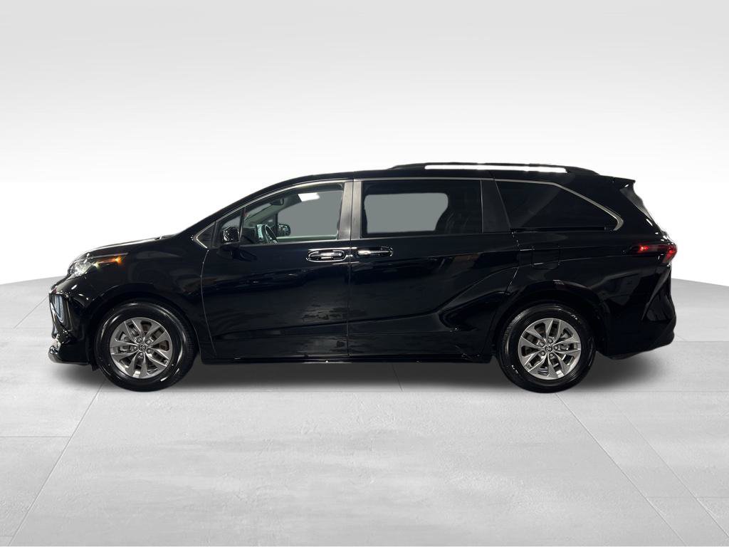 Certified 2023 Toyota Sienna XLE w/ XLE Plus Package FWD image 46