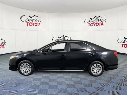 Used 2014 Toyota Camry LE image 5